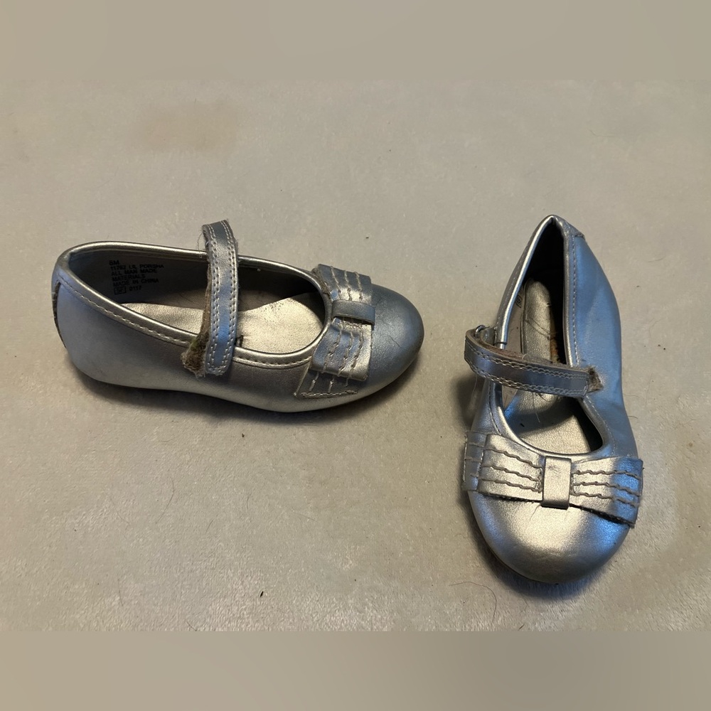 Rachel Silver Dress Shoes with Cat Design